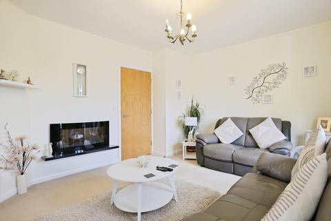 2 bedroom flat for sale, Broadwater Road, Romsey, Hampshire, SO51