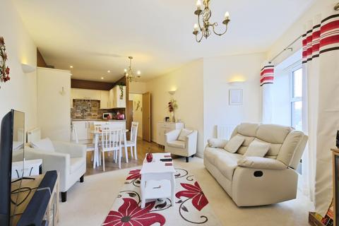 2 bedroom flat for sale, Broadwater Road, Romsey, Hampshire, SO51
