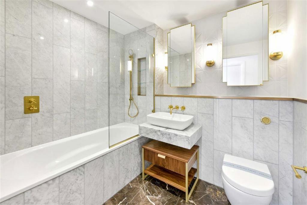 Apartment in London - More