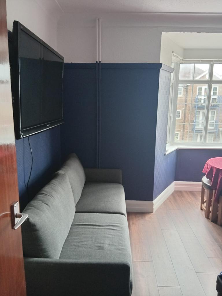 Apartment in London - More