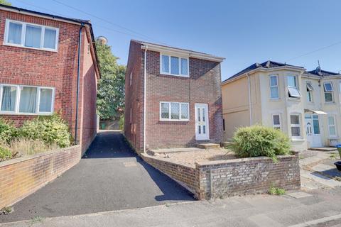 2 bedroom detached house for sale, Glen Road, Woolston