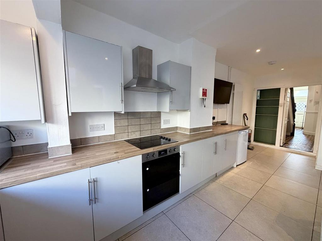House in Cardiff, Maindy, Cathays - View 2