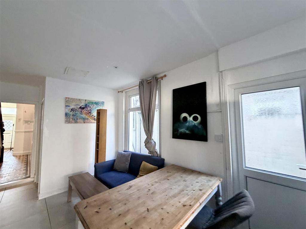 House in Cardiff, Maindy, Cathays - View 3