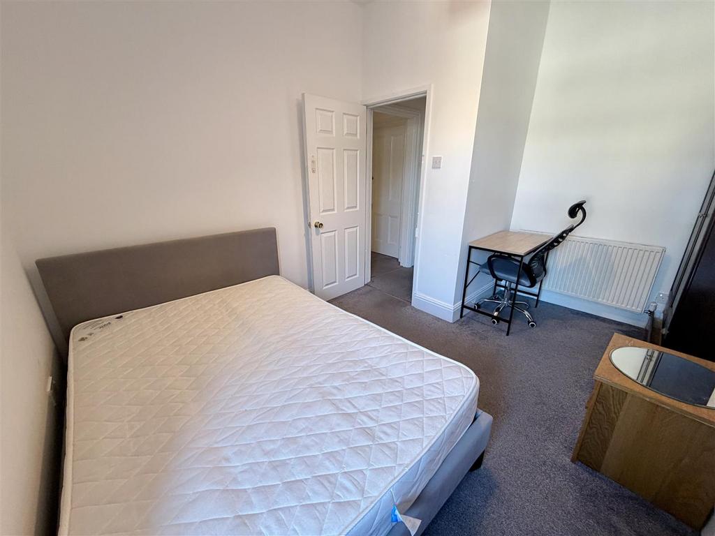House in Cardiff, Maindy, Cathays - More