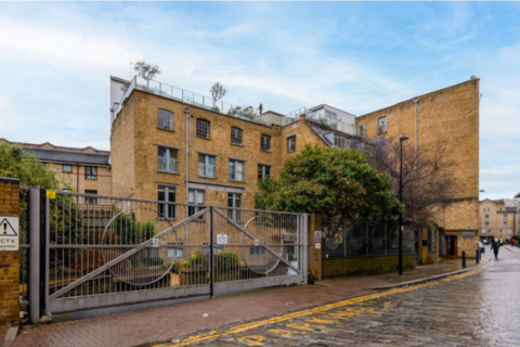 Gowers Walk, London E1