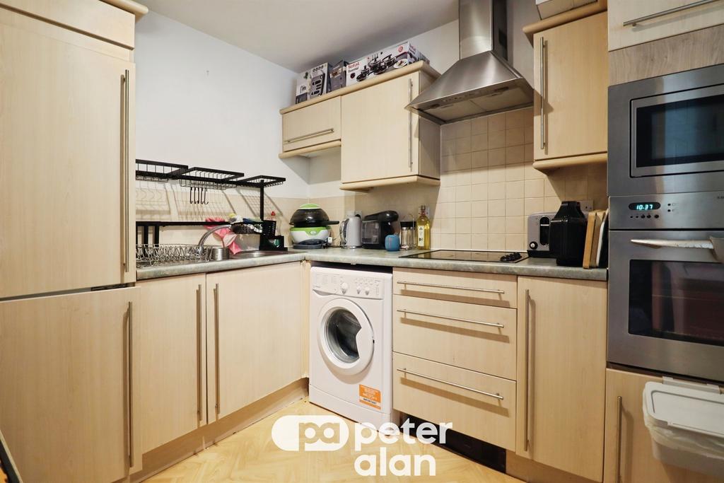 Apartment in Cardiff, Thornhill - View 3