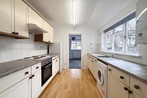 2 bedroom flat to rent, Belvedere Road, Bristol, BS6
