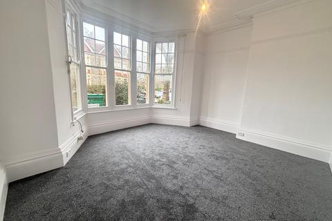 2 bedroom flat to rent, Belvedere Road, Bristol, BS6
