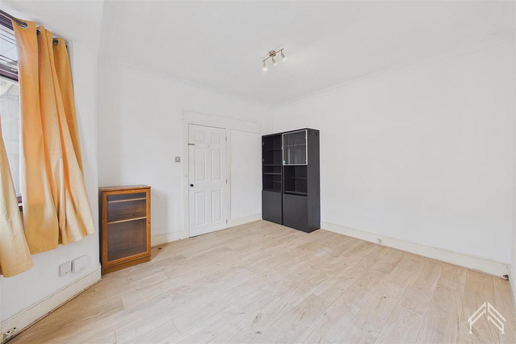 House in London - View 4