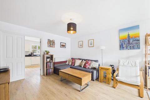 3 bedroom terraced house for sale, Gwendoline Buck Drive, Aylesbury HP21
