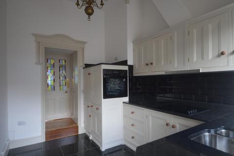 2 bedroom house to rent, Falmouth Road, Redruth