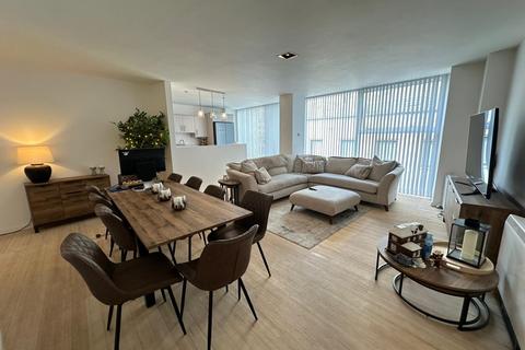 2 bedroom apartment to rent, Beetham Plaza, Liverpool, L2
