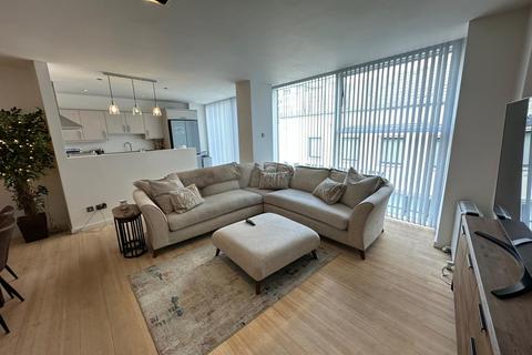 2 bedroom apartment to rent, Beetham Plaza, Liverpool, L2