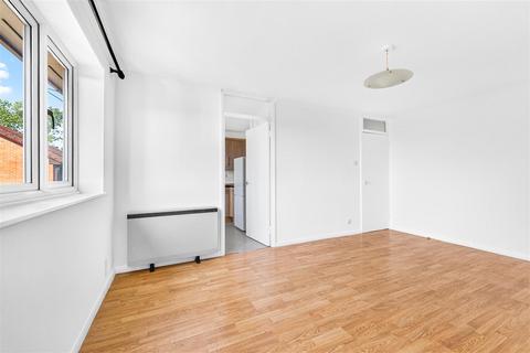 2 bedroom flat for sale, Millhaven Close, Romford