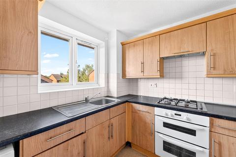 2 bedroom flat for sale, Millhaven Close, Romford