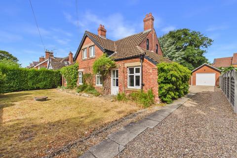 4 bedroom detached house for sale, 65 Tor-O-Moor Road, Woodhall Spa