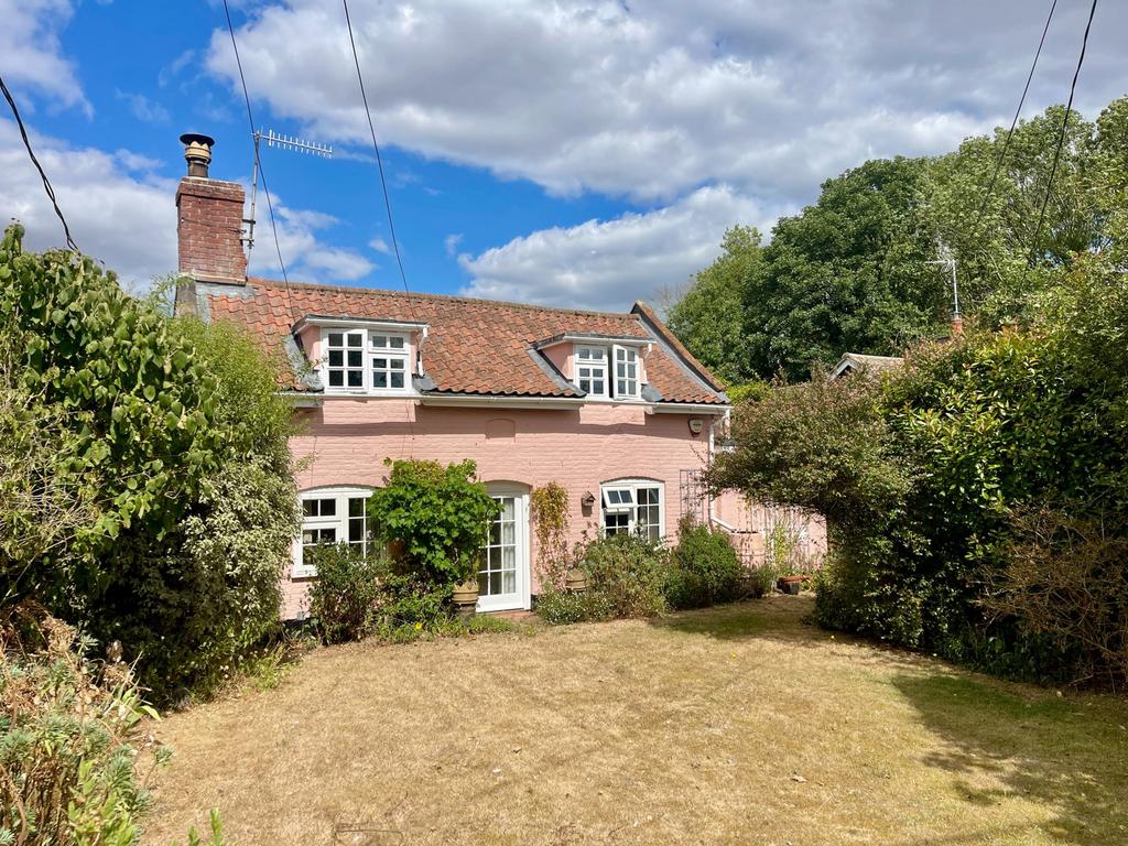 3 bedroom cottage for sale in Saxmundham on OnTheMarket