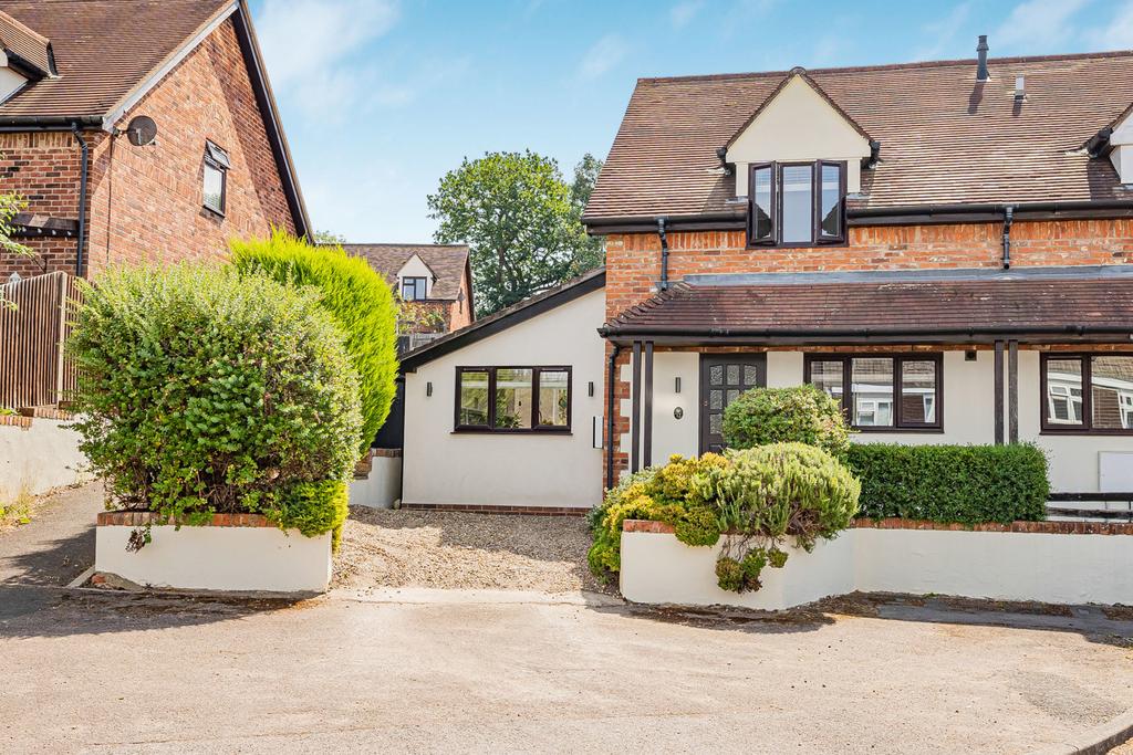 3 bedroom semi-detached house for sale in Farnham on OnTheMarket
