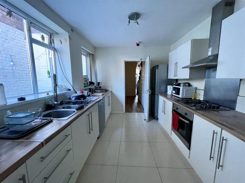 House in Newcastle upon Tyne, Tyne and Wear - View 2