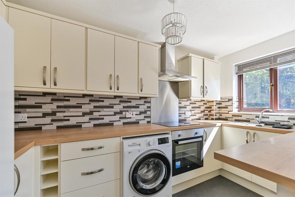 Apartment in Reading - View 4