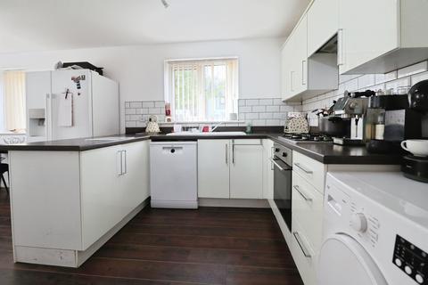 3 bedroom detached house for sale, Haven Walk, Barry