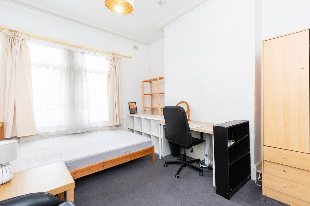 Apartment in London - View 3