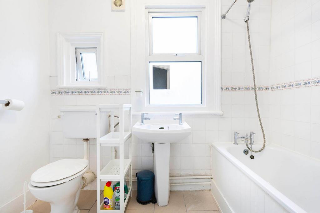 Apartment in London - View 5