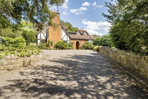 3 bedroom flat for sale, Pilgrims Way, Westerham, Kent