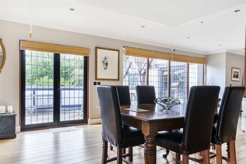 3 bedroom flat for sale, Pilgrims Way, Westerham, Kent