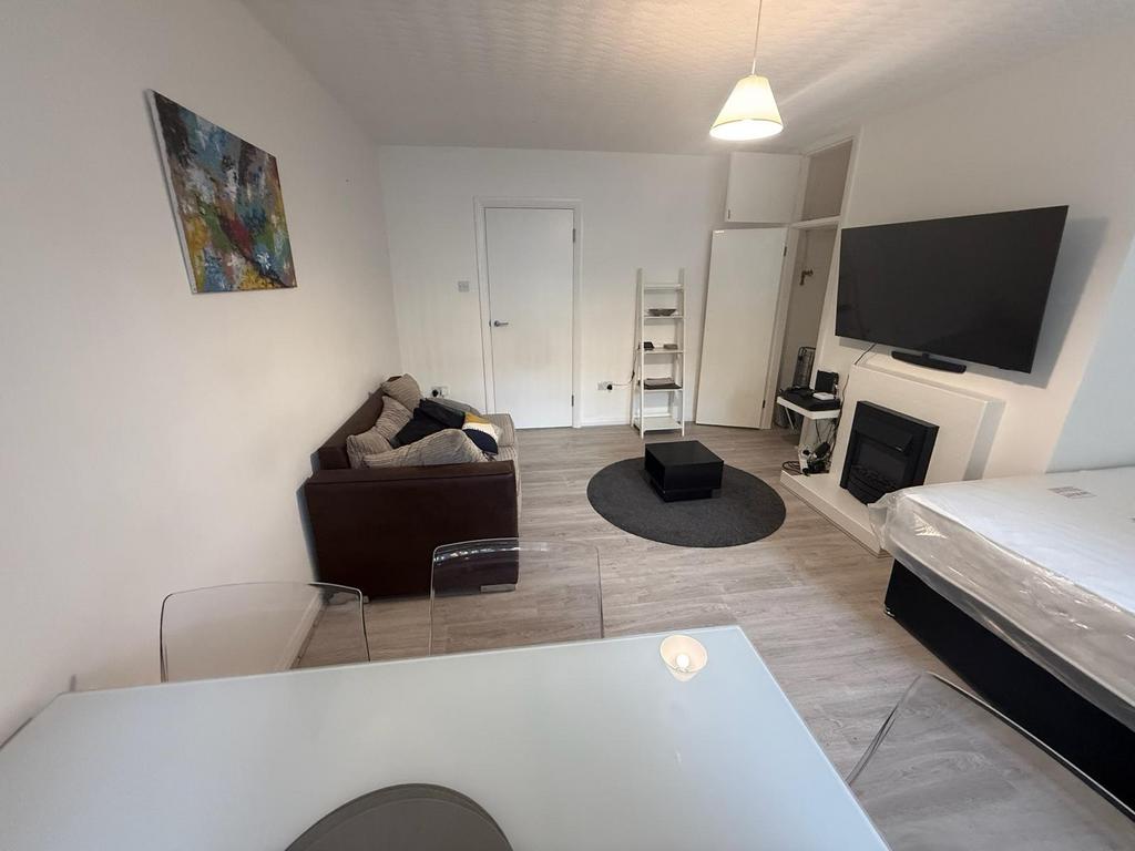 House in London - View 2