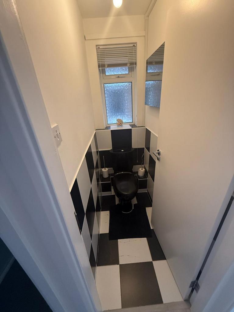 House in London - View 3