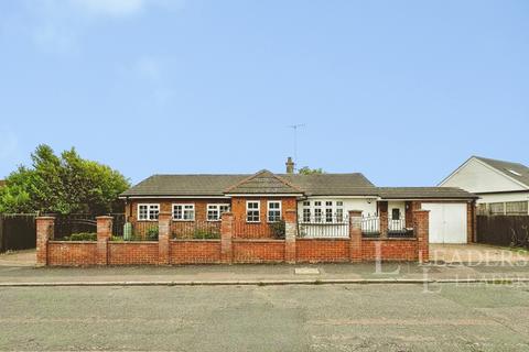 3 bedroom bungalow to rent, Locarno Avenue, Luton, Bedfordshire, LU4