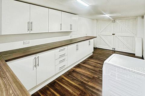 3 bedroom bungalow to rent, Locarno Avenue, Luton, Bedfordshire, LU4