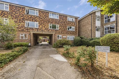 2 bedroom flat for sale, Cedar Court, Lime Grove, New Malden, KT3