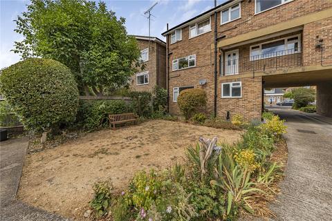 2 bedroom flat for sale, Cedar Court, Lime Grove, New Malden, KT3