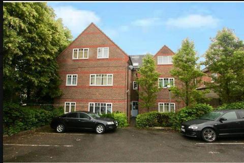 2 bedroom flat to rent, Ivanhoe House, Farley Hill, Luton