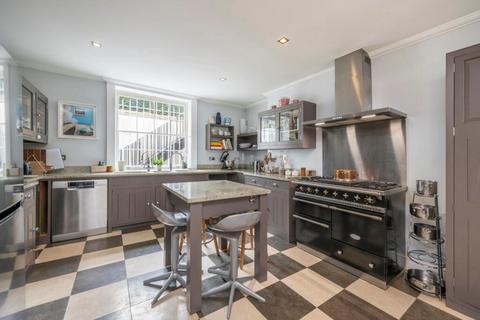 4 bedroom detached house to rent, Hamilton Terrace, London NW8