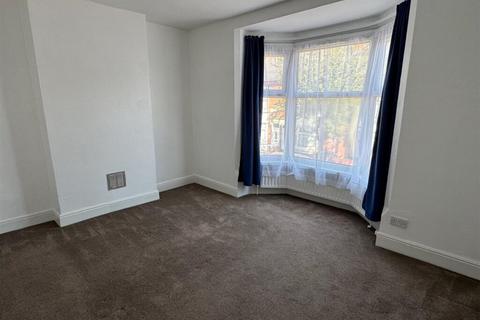 2 bedroom terraced house to rent, Beaconsfield Road, Leicester LE3
