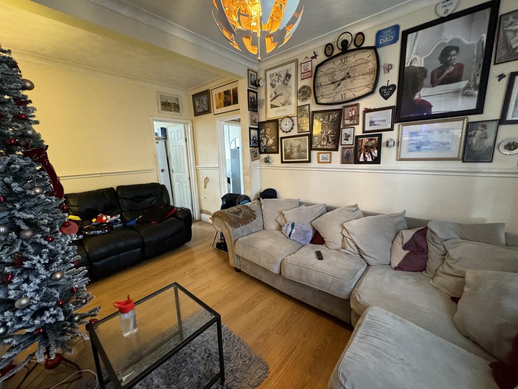 House in Dagenham - View 2