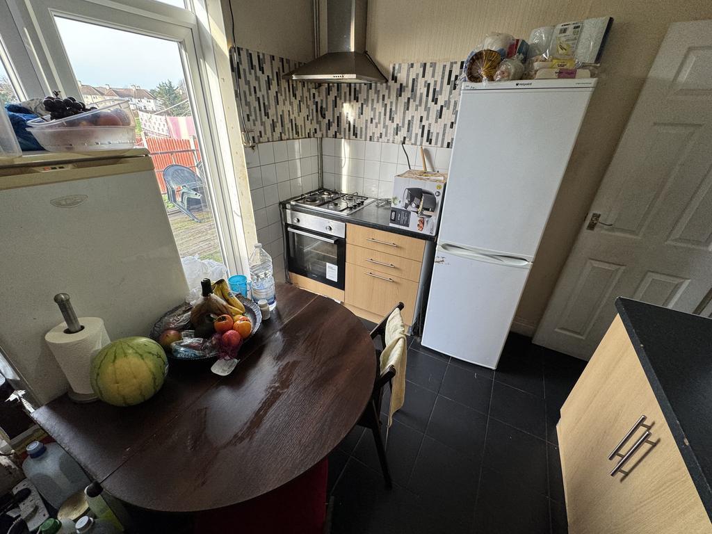 House in Dagenham - View 4