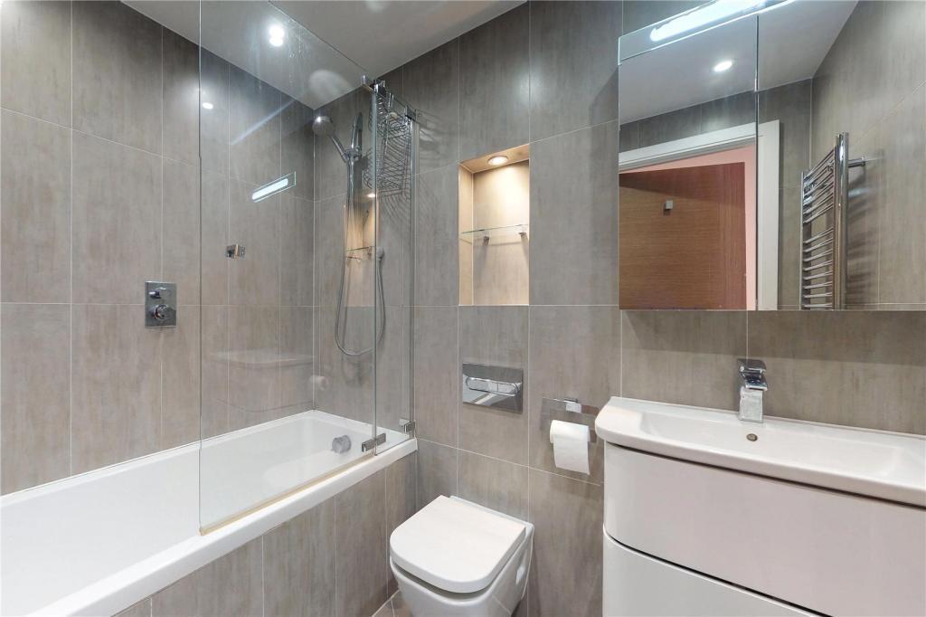 Apartment in Manchester - View 5