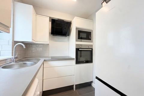 1 bedroom flat to rent, Philpots Close, Yiewsley, UB7