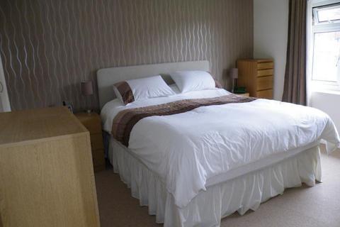 2 bedroom apartment to rent, Bellevue Road, Kingswood. Bristol