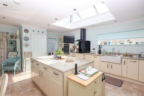 2 bedroom detached bungalow for sale, Park Drive, Masham, Ripon