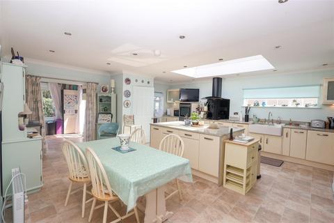 2 bedroom detached bungalow for sale, Park Drive, Masham, Ripon