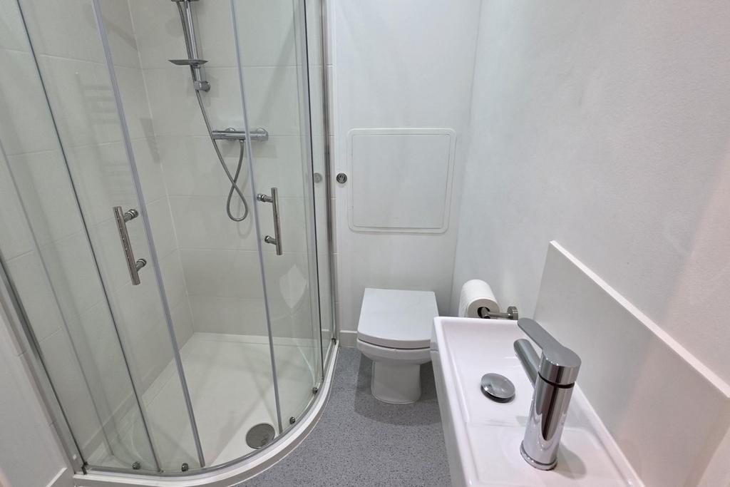 Apartment in Ealing - More