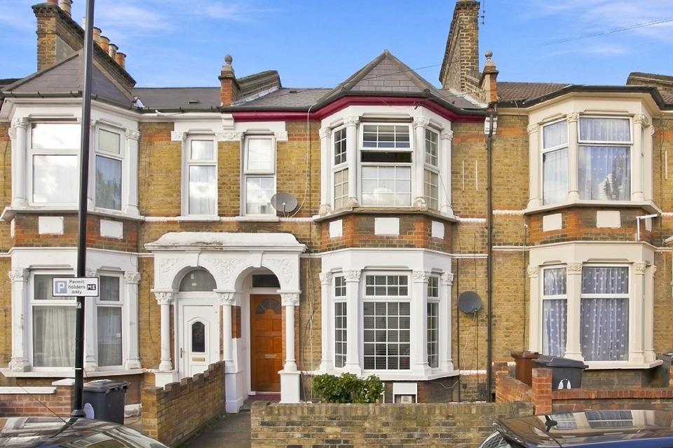 Apartment in Walthamstow - View 2