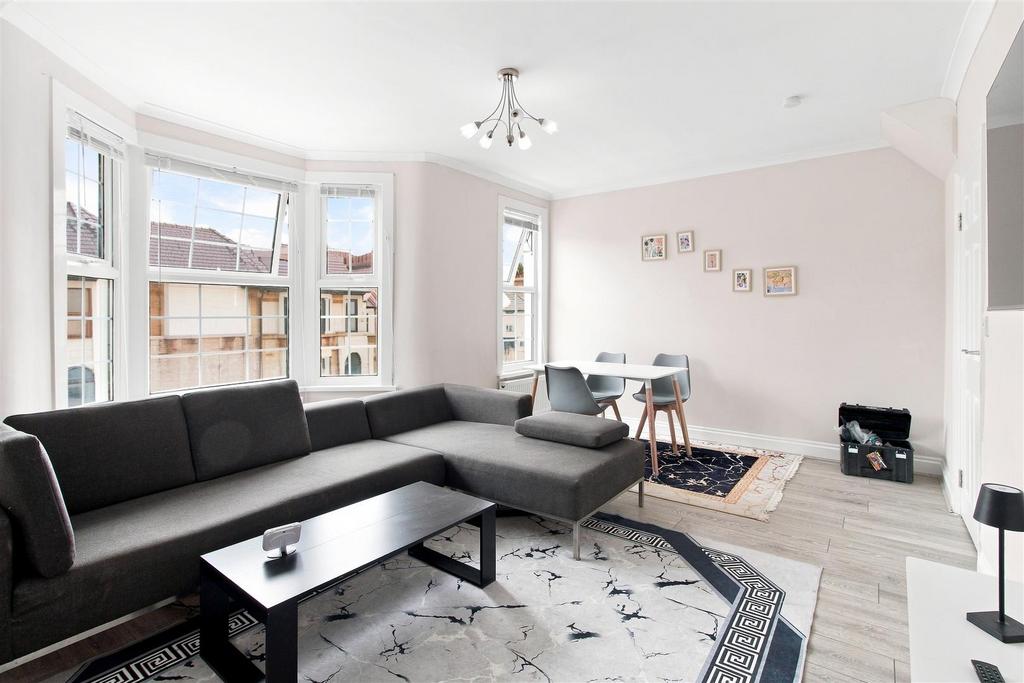 Apartment in Walthamstow - View 3