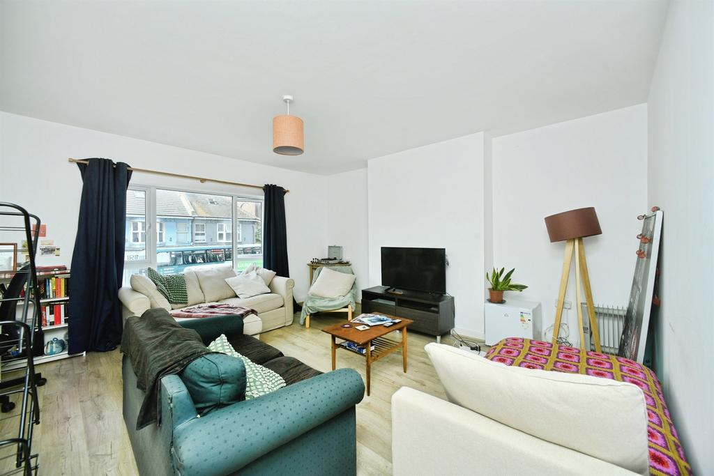 Apartment in Brighton - View 4