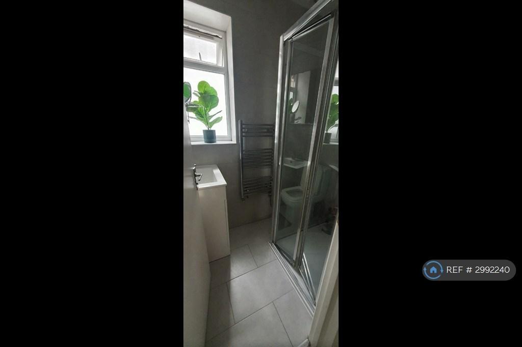 House in London - View 5